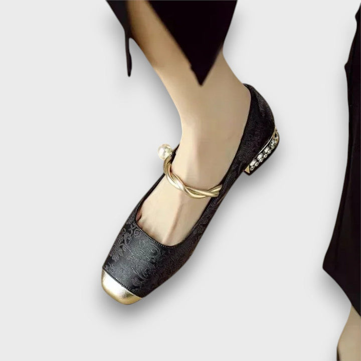 Lorina Elegant Ballerinas with Vintage Charm