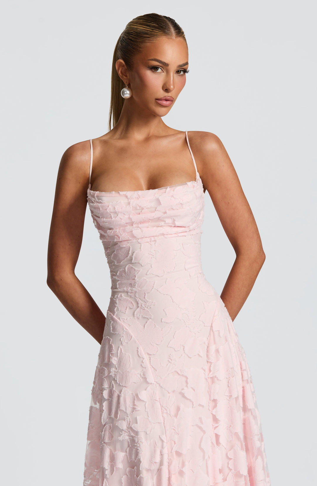 Maevy Elegant Maxi Dress