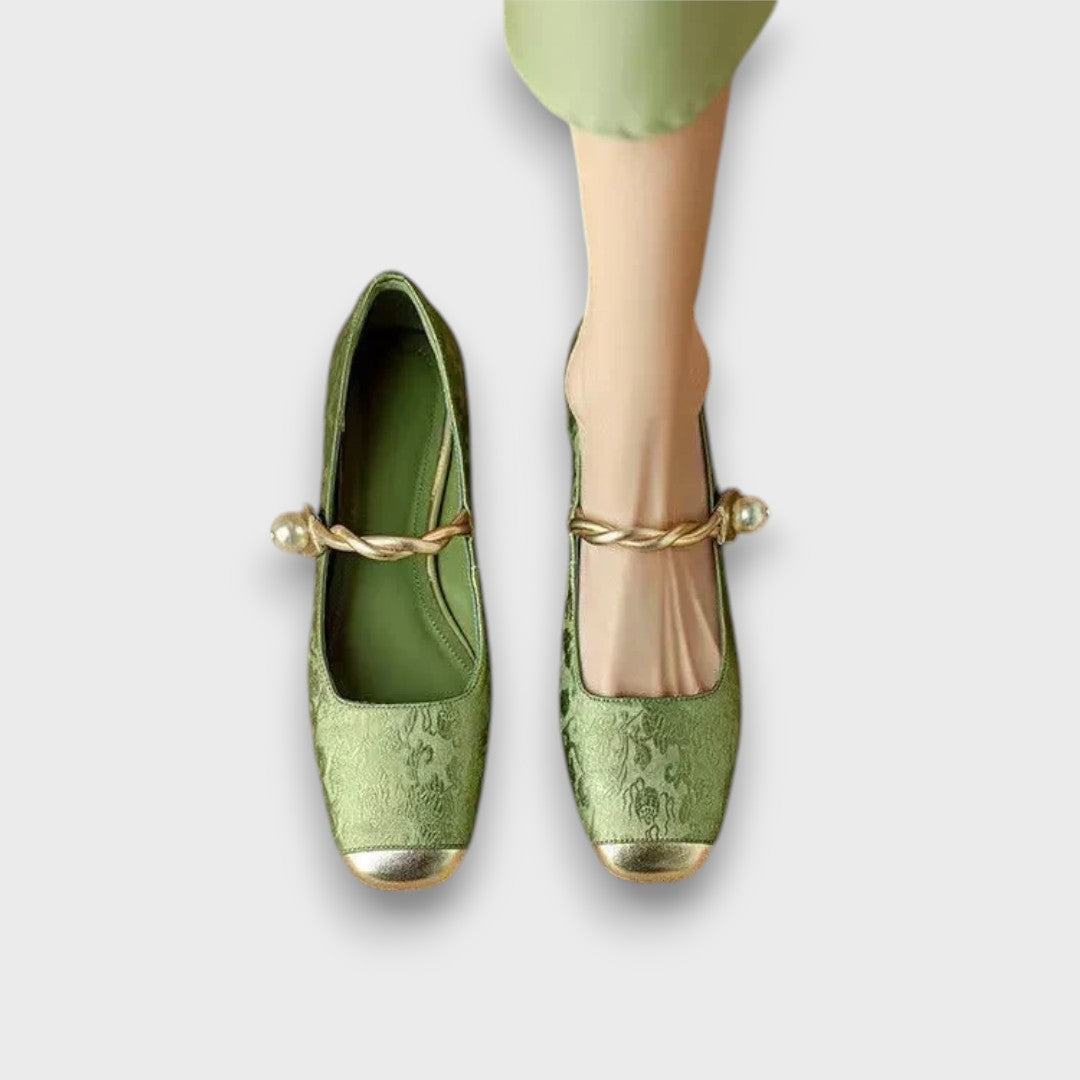Lorina Elegant Ballerinas with Vintage Charm