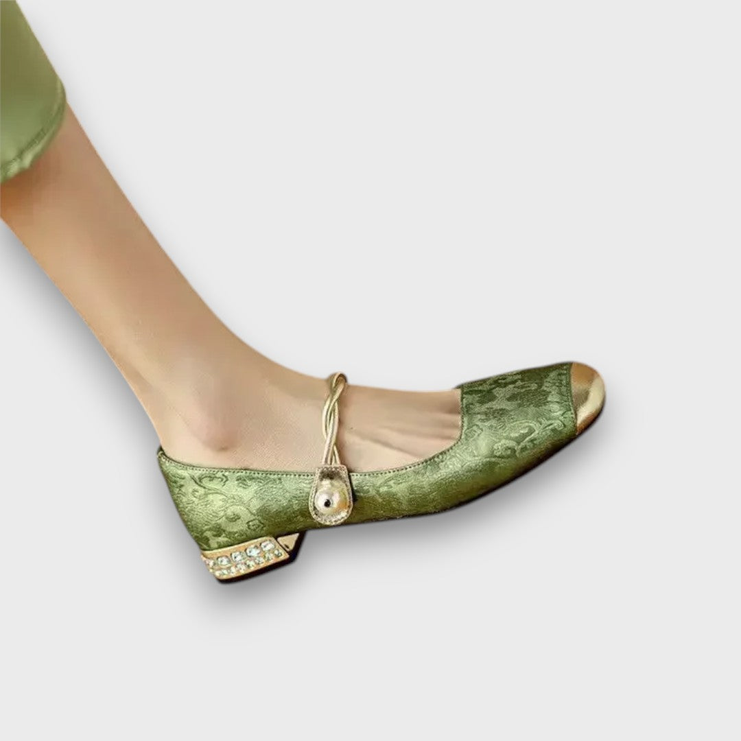 Lorina Elegant Ballerinas with Vintage Charm