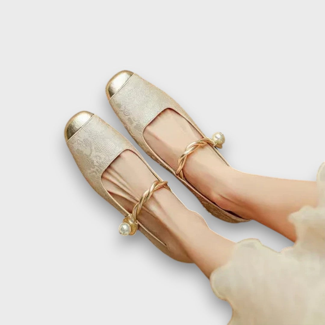 Lorina Elegant Ballerinas with Vintage Charm