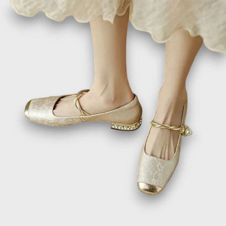 Lorina Elegant Ballerinas with Vintage Charm