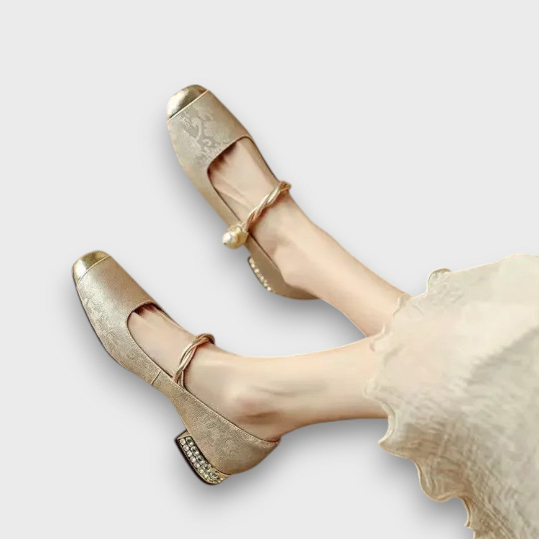 Lorina Elegant Ballerinas with Vintage Charm